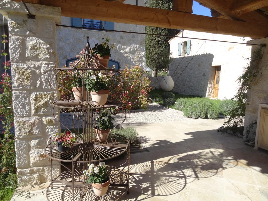 Les 4 Elements Bed and Breakfast Tourrettes-sur-Loup Eksteriør billede